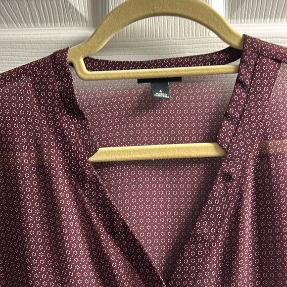 Sheer v-neck blouse - Picture 3 of 4